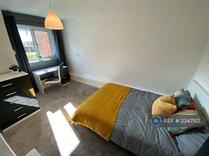 5 Bedroom End Of Terrace House To Rent In Herald Close, Beeston, Nottingham, NG9