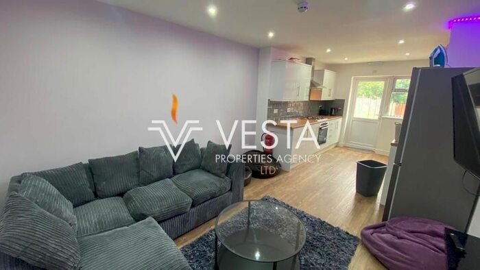 5 Bedroom Terraced House To Rent In Knight Avenue, Coventry, CV1