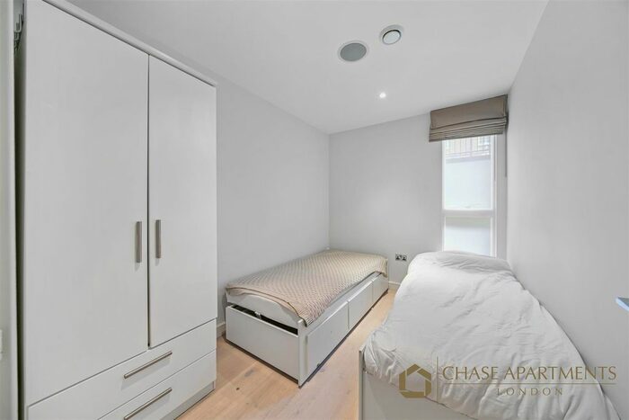 3 Bedroom Flat To Rent In Moore House, Gatliff Road, London, SW1W
