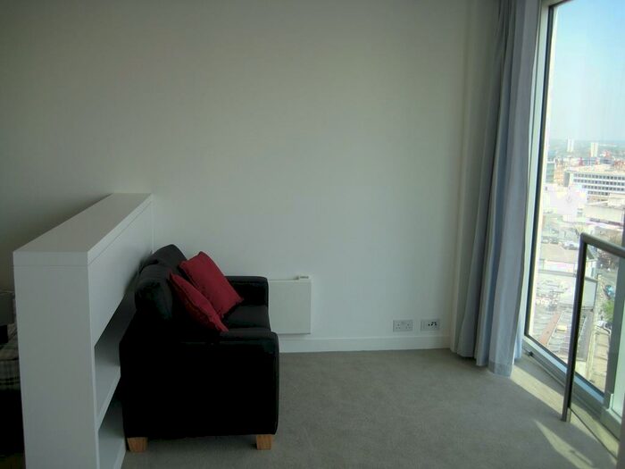 Apartment To Rent In Rotunda Studio On The Th Floor, B2
