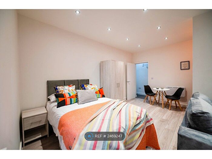 Studio To Rent In Union Street, Oldham, OL1