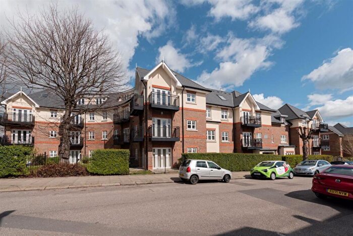 3 Bedroom Flat To Rent In Hyacinth Court, Chelmsford Road, London, N14