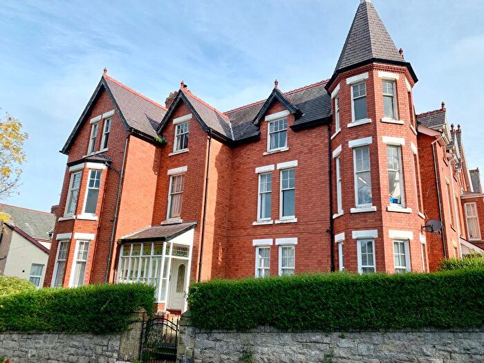 1 Bedroom Flat To Rent In Coed Pella Road, Colwyn Bay, LL29