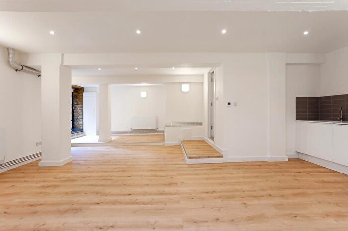 1 Bedroom Flat To Rent In Springfield House, Tyssen Street, London, E8