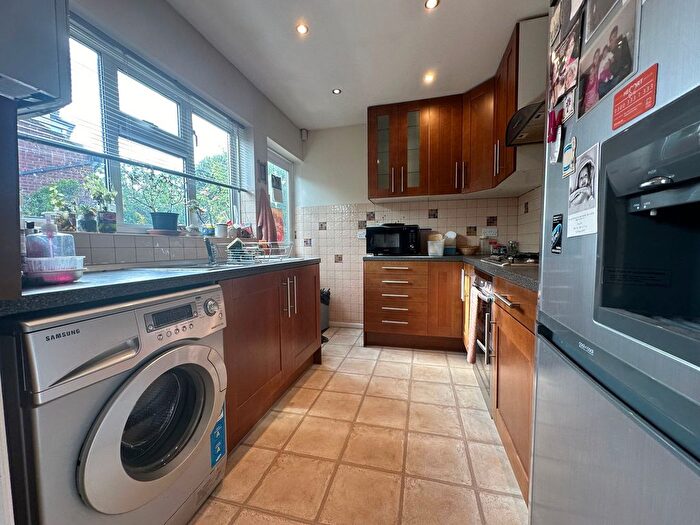 3 Bedroom End Of Terrace House To Rent In Argyll Avenue, Southall, UB1