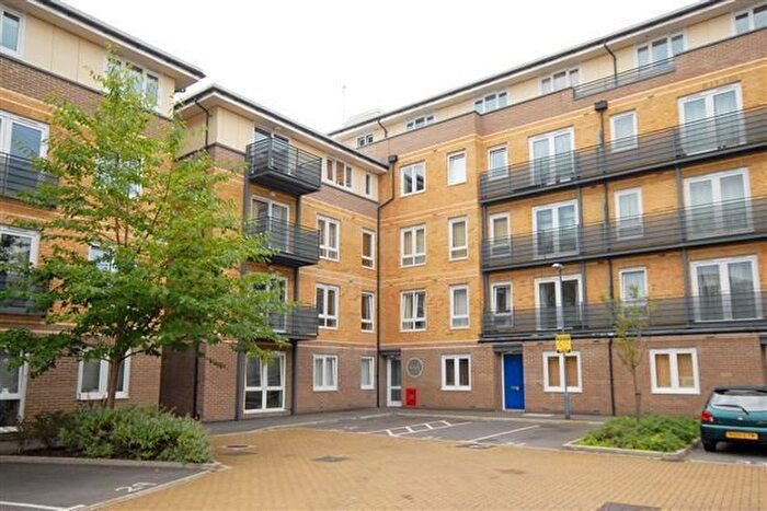 2 Bedroom Flat To Rent In Hereford Road, London, E3
