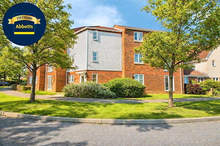 3 Bedroom Flat To Rent In Wickham Crescent, Chelmsford, CM1