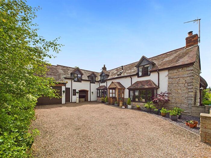 4 Bedroom Detached House For Sale In Wixford, Alcester, B49