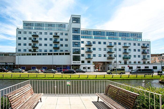 1 Bedroom Flat To Rent In Swan Court, Waterhouse Street, Hemel Hempstead, HP1