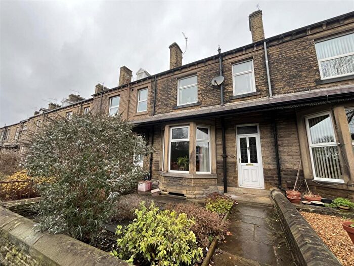 3 Bedroom Terraced House To Rent In Huddersfield Road, Wyke, Bradford, BD12