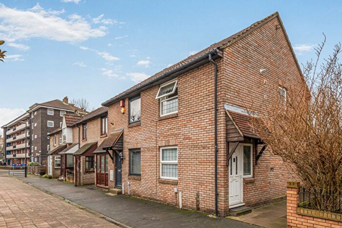 2 Bedroom Detached House To Rent In Strathnairn Street, Southwark, London, SE1