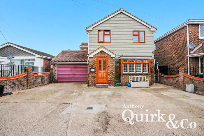 4 Bedroom Detached House For Sale In Voorburg Road, Canvey Island, SS8