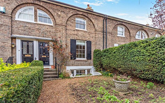 2 Bedroom House To Rent In Lensfield Road, Cambridge, Cambridgeshire, CB2