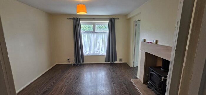 3 Bedroom House To Rent In Lenham Close, SK5