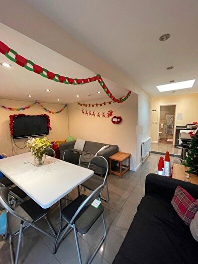 7 Bedroom Terraced House To Rent In De Beauvoir Road, Reading, RG1