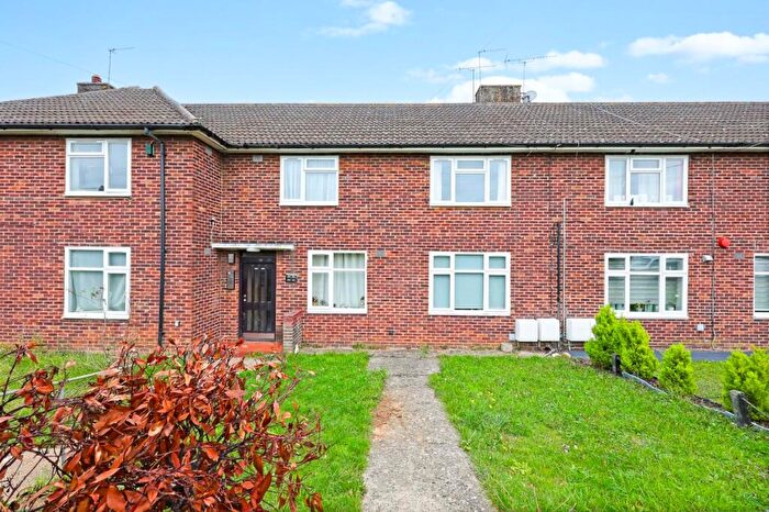 1 Bedroom Flat For Sale In Willingale Road, Loughton, Essex, IG10