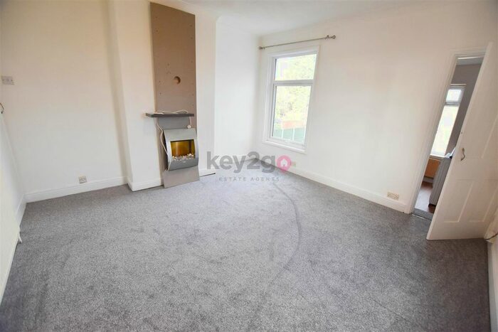 1 Bedroom Flat To Rent In Station Road, Halfway, Sheffield, S20