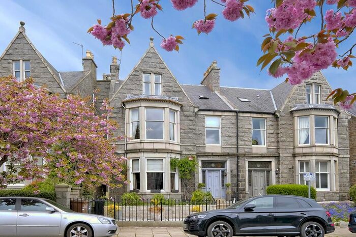 4 Bedroom Flat To Rent In Beaconsfield Place, Top Floor, AB15