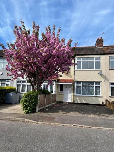 3 Bedroom Terraced House To Rent In Beechfield Gardens, Romford, RM7