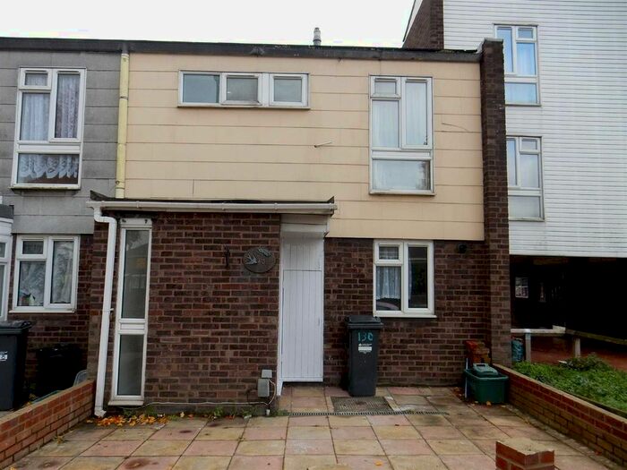 3 Bedroom End Of Terrace House To Rent In Thorncliffe Road, Southall, UB2