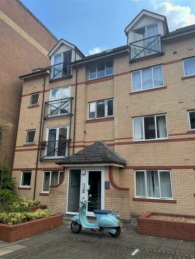 1 Bedroom Flat To Rent In Jessop CourtFerry StreetBristol, BS1