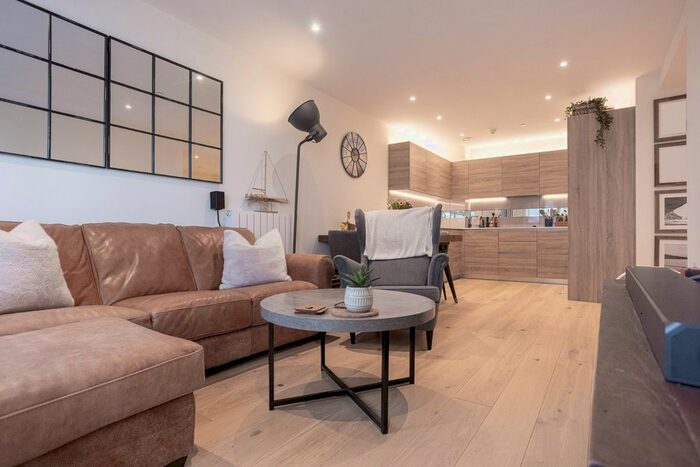 2 Bedroom Flat For Sale In Duke Of Wellington Avenue, Royal Arsenal, SE18