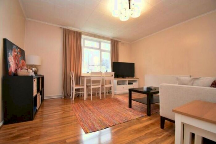 1 Bedroom Ground Flat To Rent In Restons Crescent, London, SE9