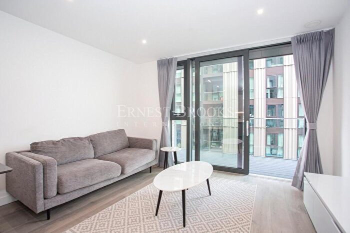 2 Bedroom Apartment To Rent In Willowbrook House, Coster Avenue, Woodbury Down, N4