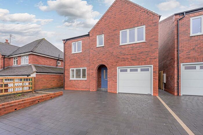 4 Bedroom Detached House For Sale In Richmond Park, Kingswinford, DY6
