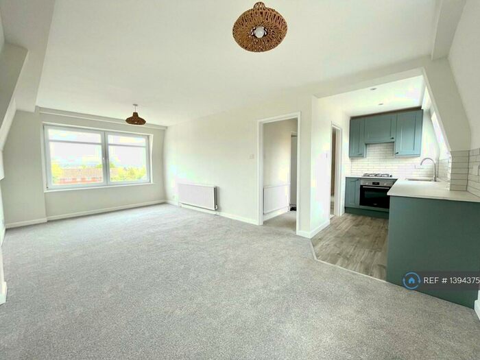 2 Bedroom Penthouse To Rent In Cannon House, Lymington, SO41