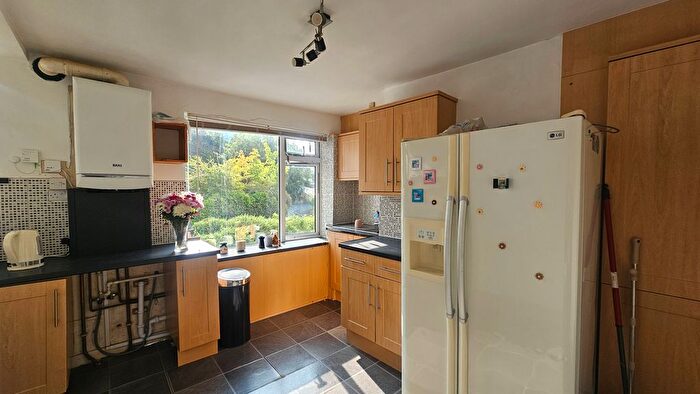 3 Bedroom Flat To Rent In Bolton Street, Brixham, TQ5