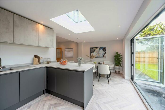 5 Bedroom Detached House For Sale In Fair Oak Road, Bishopstoke, Eastleigh, SO50