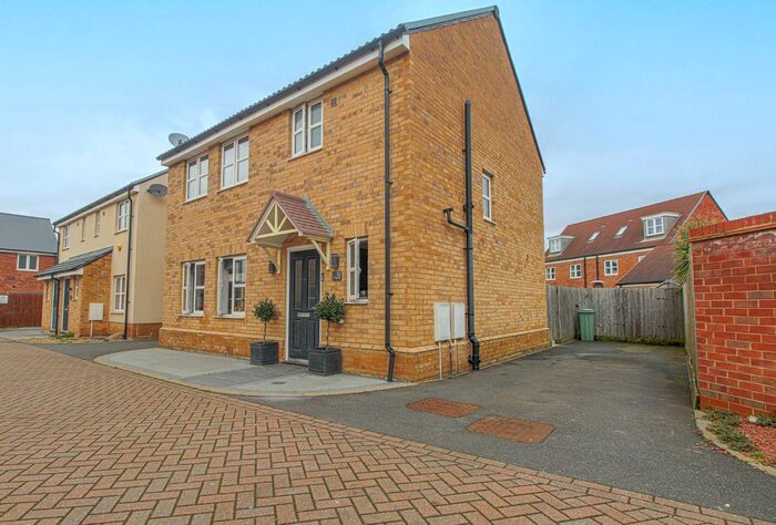 3 Bedroom Detached House To Rent In Otter Place, Stanway, Colchester, Essex, CO3