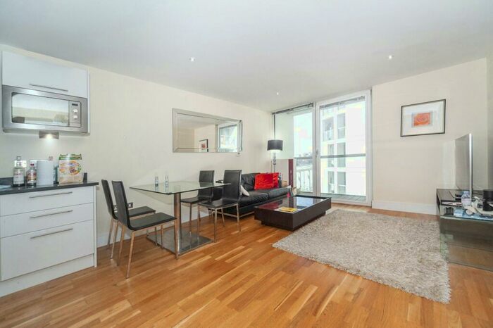 1 Bedroom Flat To Rent In Millharbour, Millwall, E14