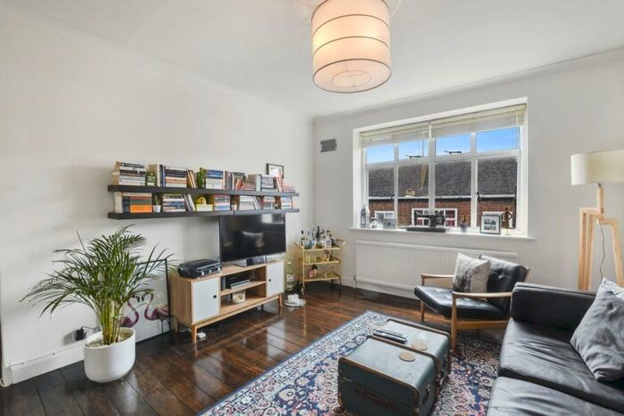 1 Bedroom Flat To Rent In Mount View Road London, N4