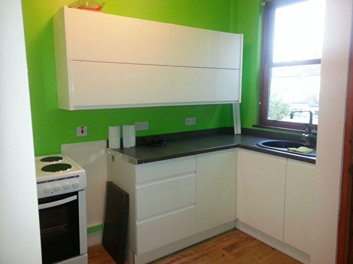 1 Bedroom Flat To Rent In Durant's Road, Ponders End, EN3