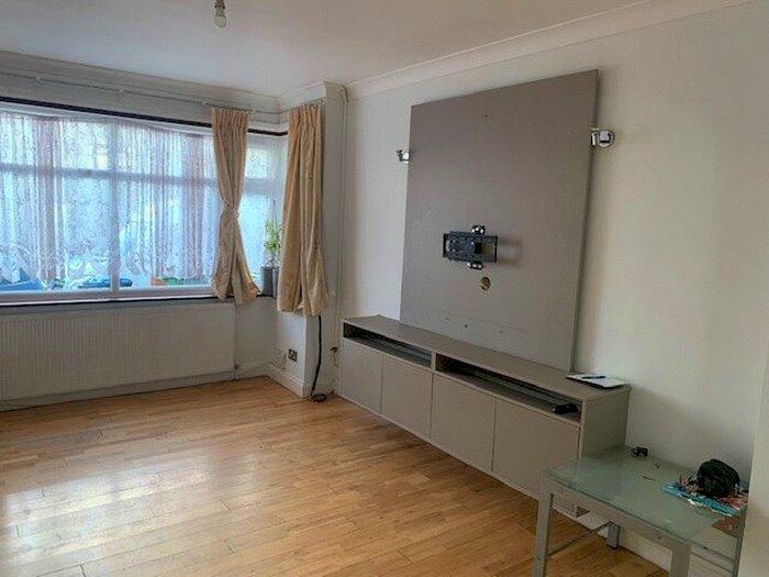 4 Bedroom Terraced House To Rent In Woodside Close, Wembley, HA0