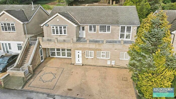 7 Bedroom Detached House For Sale In Hazel Walk Bradford, BD9