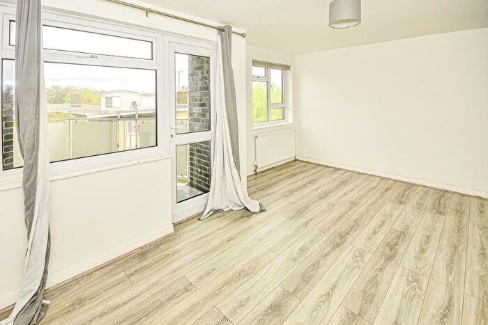 2 Bedroom Flat To Rent In Freemens Way, Deal, Kent, CT14