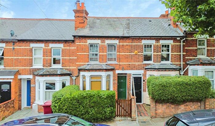 3 Bedroom Terraced House For Sale In Waverley Road, Reading, Berkshire, RG30