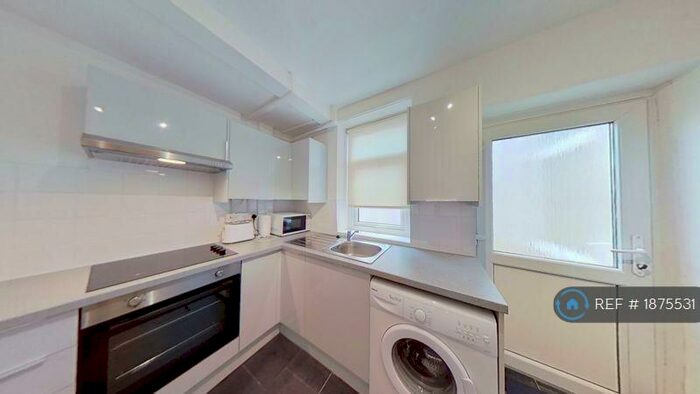 4 Bedroom Terraced House To Rent In Queen Street, Pontypridd, CF37