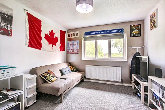 2 Bedroom Flat For Sale In Hallow Drive, Newcastle Upon Tyne, Tyne And Wear, NE15