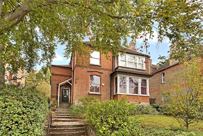 2 Bedroom Flat For Sale In Avenue Road, N6