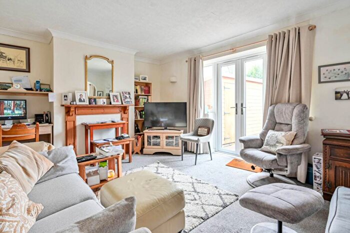 4 Bedroom Bungalow For Sale In Jacobs Well, Guildford, Guildford, GU4