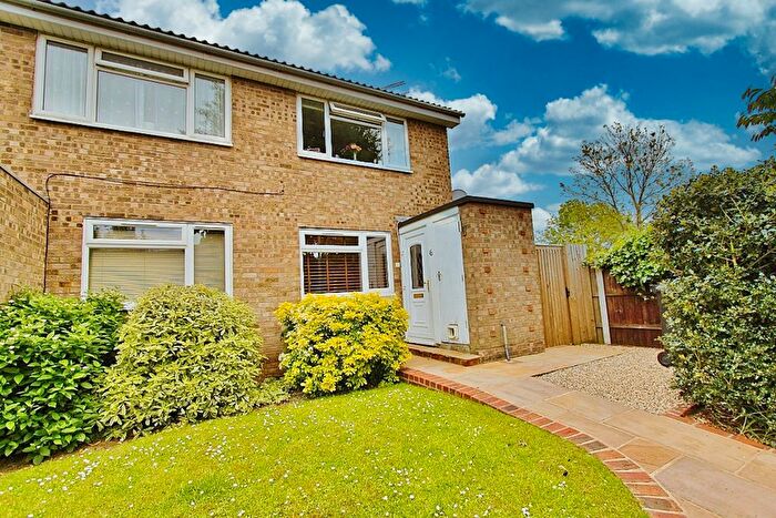 2 Bedroom Maisonette To Rent In Keats Close, Chigwell, IG7