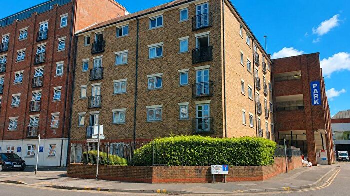 1 Bedroom Apartment For Sale In Market Link, Romford, RM1