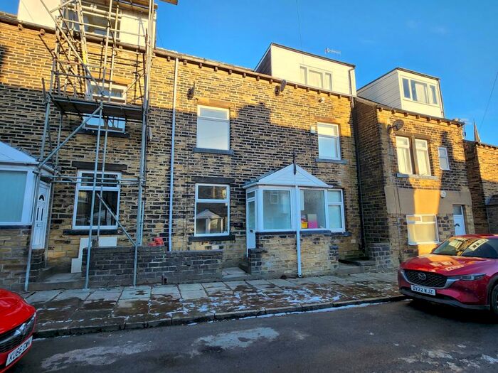 3 Bedroom Terraced House To Rent In Woodside Place, Halifax, HX3