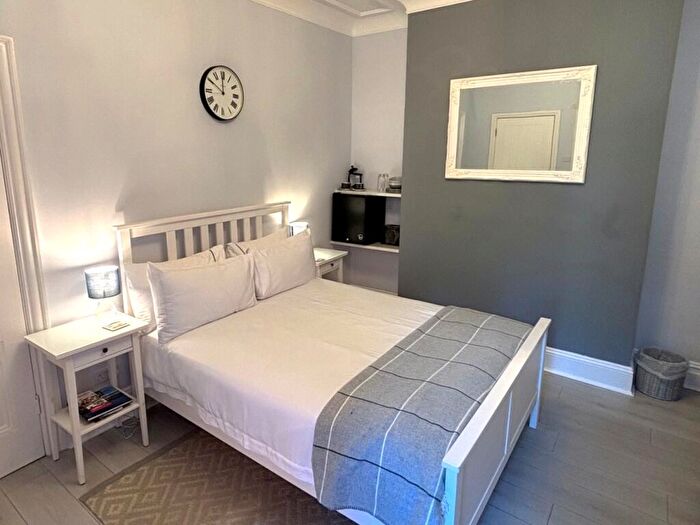 4 Bedroom Detached House For Sale In Kings Road West, Swanage, Dorset, BH19 - Photo 11