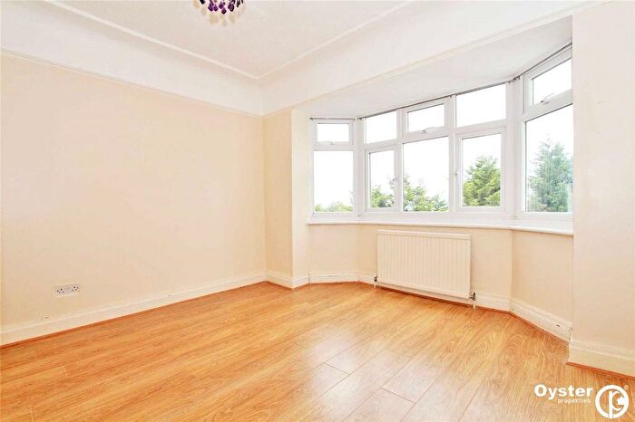 2 Bedroom Flat For Sale In Kingsbury Road, London, NW9