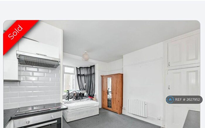 Studio To Rent In Castle Street, Luton, LU1